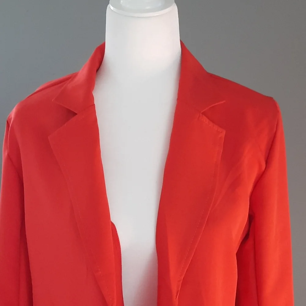 NWOT. Open front long sleeve blazer